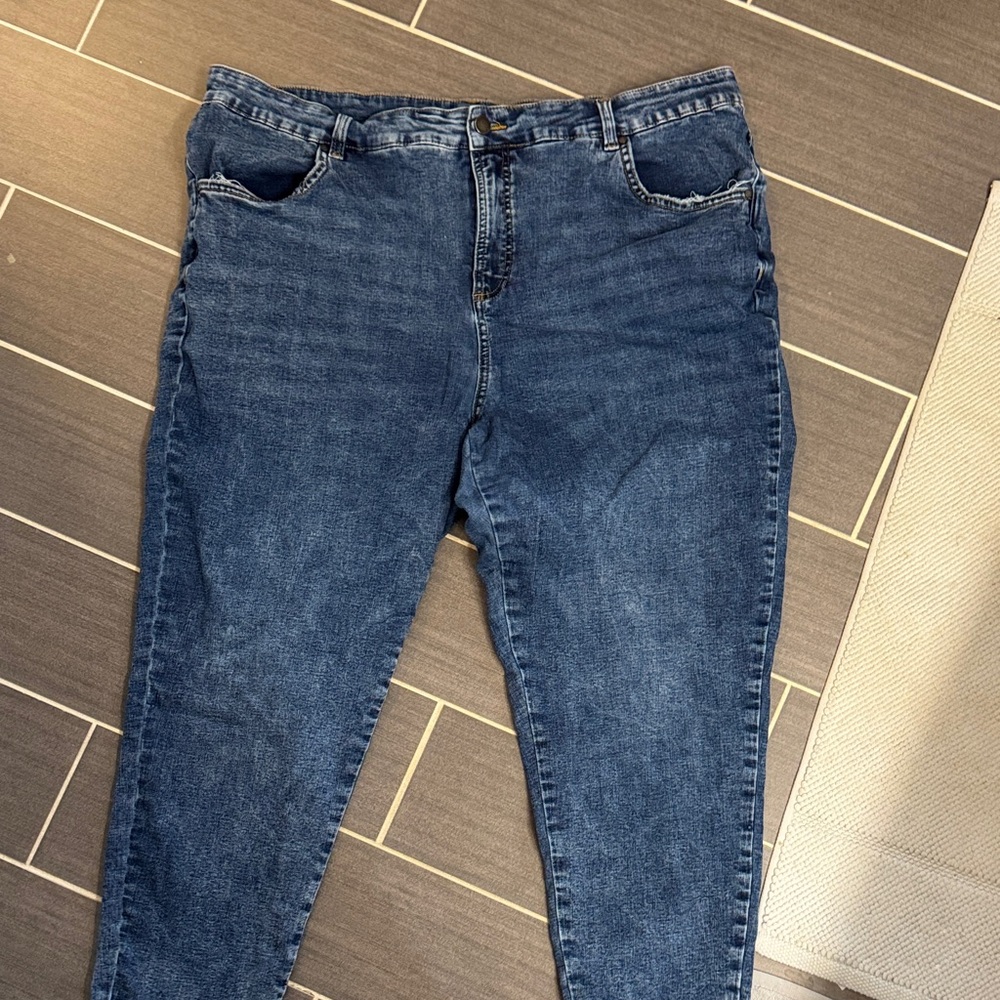 Universal Standard straight leg stretch jeans